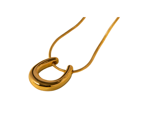 18K Gold  Horseshoe Shape Design Pendant Necklace